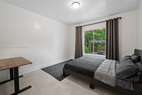 House in Miami, Florida 3 bedrooms, 104.79 sq.m. № 1678898 - photo 17
