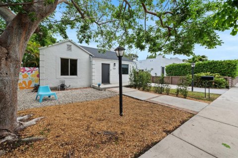 House in Miami, Florida 3 bedrooms, 104.79 sq.m. № 1678898 - photo 5