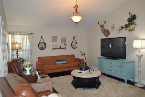 House in Plant City, Florida 3 bedrooms, 171.68 sq.m. № 1805908 - photo 3