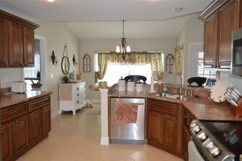House in Plant City, Florida 3 bedrooms, 171.68 sq.m. № 1805908 - photo 10