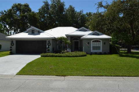 House in Plant City, Florida 3 bedrooms, 171.68 sq.m. № 1805908 - photo 1