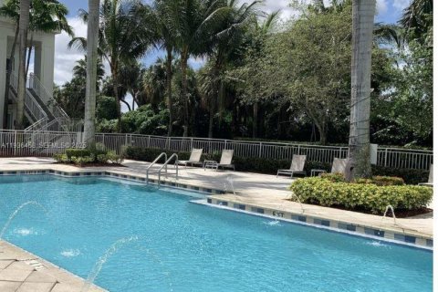 Condo in Doral, Florida, 1 bedroom  № 1994956 - photo 8