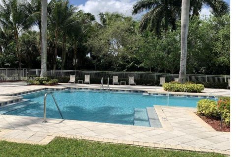 Condo in Doral, Florida, 1 bedroom  № 1994956 - photo 10