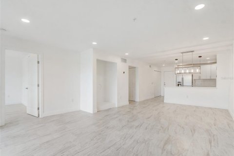Condo in Orlando, Florida, 2 bedrooms  № 2141978 - photo 8