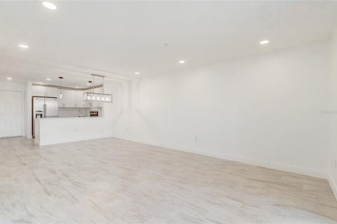Condo in Orlando, Florida, 2 bedrooms  № 2141978 - photo 10