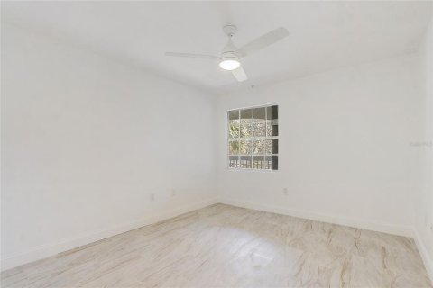 Condo in Orlando, Florida, 2 bedrooms  № 2141978 - photo 20
