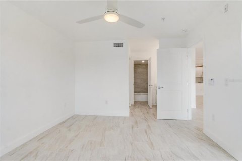 Condo in Orlando, Florida, 2 bedrooms  № 2141978 - photo 24
