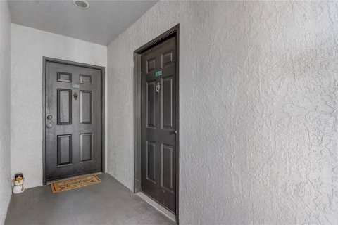Condo in Orlando, Florida, 2 bedrooms  № 2141978 - photo 5