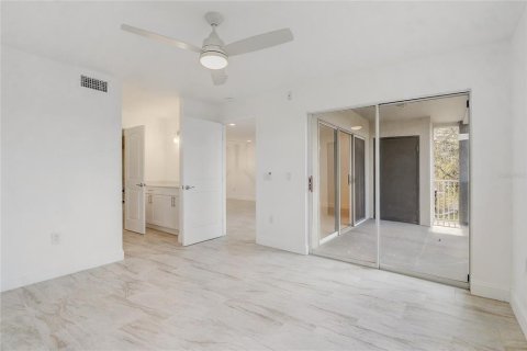 Condo in Orlando, Florida, 2 bedrooms  № 2141978 - photo 23