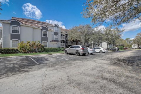 Condo in Orlando, Florida, 2 bedrooms  № 2141978 - photo 3