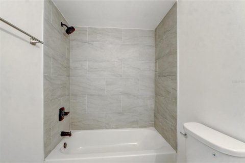 Condo in Orlando, Florida, 2 bedrooms  № 2141978 - photo 19
