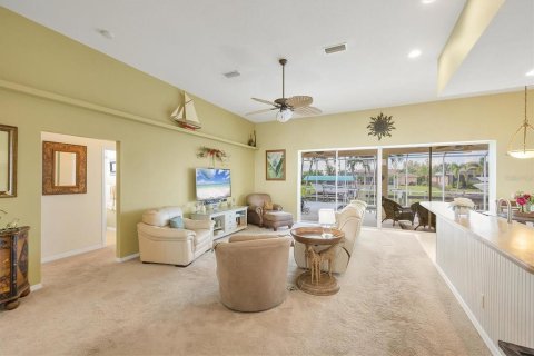 House in Port Charlotte, Florida 3 bedrooms, 191.38 sq.m. № 1855774 - photo 8