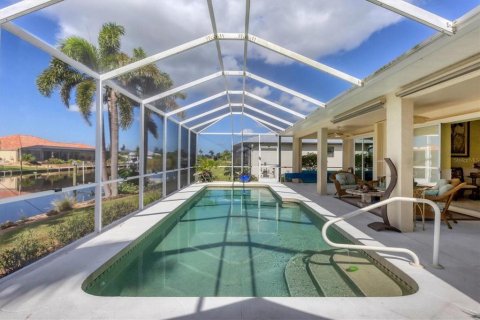 House in Port Charlotte, Florida 3 bedrooms, 191.38 sq.m. № 1855774 - photo 13