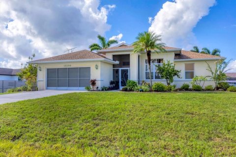 House in Port Charlotte, Florida 3 bedrooms, 191.38 sq.m. № 1855774 - photo 1