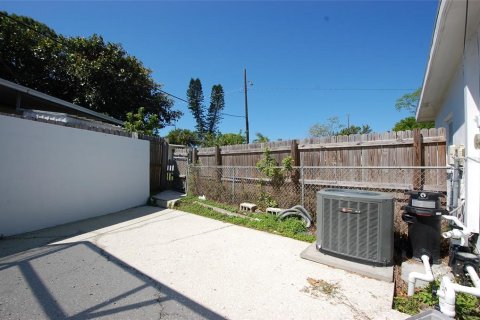 Villa ou maison à vendre à Clearwater, Floride: 3 chambres, 87.14 m2 № 2094185 - photo 15