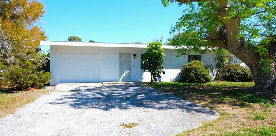 Villa ou maison à Clearwater, Floride 3 chambres, 87.14 m2 № 2094185