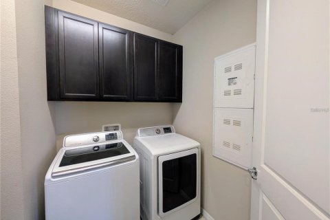 Снять в аренду виллу или дом в Фиш-Хок, Флорида 8 комнат, 197.7м2, № 1908485 - фото 21