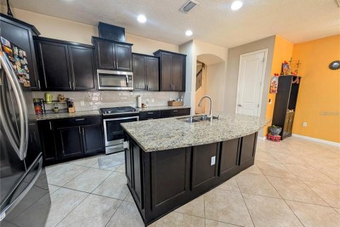 Снять в аренду виллу или дом в Фиш-Хок, Флорида 8 комнат, 197.7м2, № 1908485 - фото 8