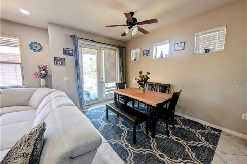 Снять в аренду виллу или дом в Фиш-Хок, Флорида 8 комнат, 197.7м2, № 1908485 - фото 11