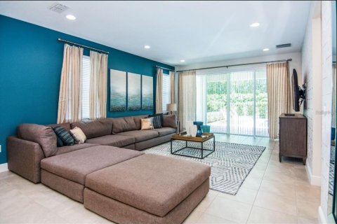 Casa en venta en Kissimmee, Florida, 8 dormitorios, 439.71 m2 № 1576337 - foto 12