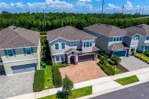 Casa en venta en Kissimmee, Florida, 8 dormitorios, 439.71 m2 № 1576337 - foto 2