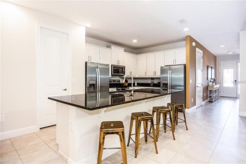 Casa en venta en Kissimmee, Florida, 8 dormitorios, 439.71 m2 № 1576337 - foto 7