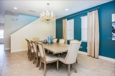 Casa en venta en Kissimmee, Florida, 8 dormitorios, 439.71 m2 № 1576337 - foto 8