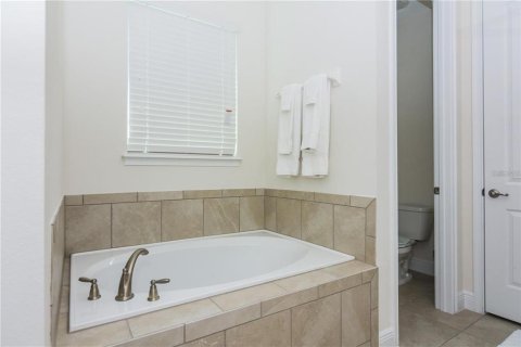 Casa en venta en Kissimmee, Florida, 8 dormitorios, 439.71 m2 № 1576337 - foto 22