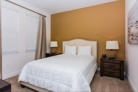 Casa en venta en Kissimmee, Florida, 8 dormitorios, 439.71 m2 № 1576337 - foto 24