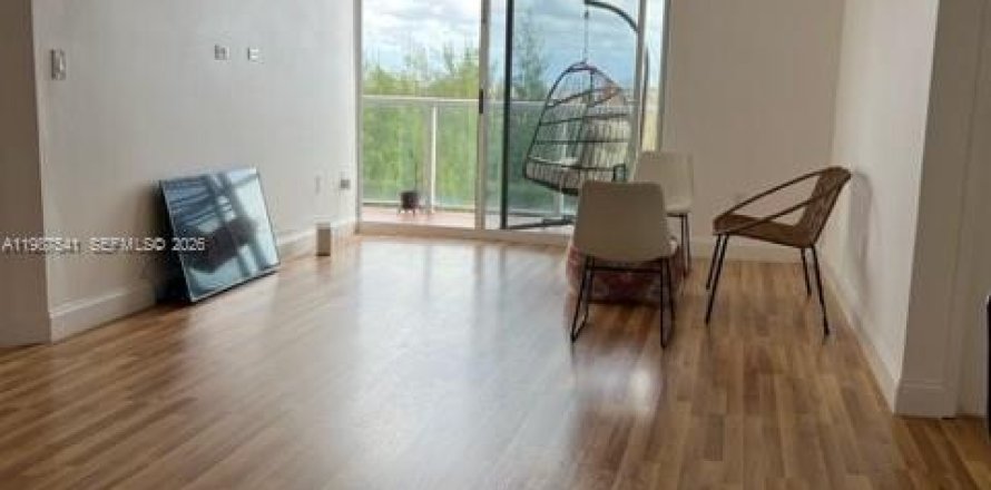 Condominio en Miami, Florida, 2 dormitorios  № 2048730