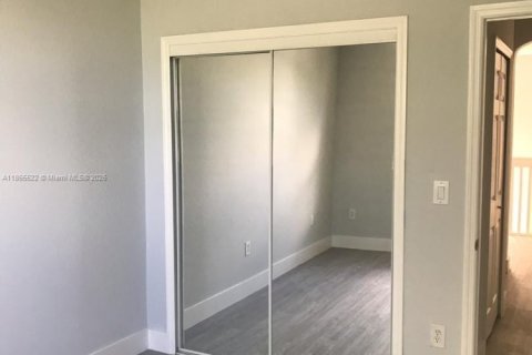 Touwnhouse à louer à Miami, Floride: 3 chambres, 164.99 m2 № 1896399 - photo 12