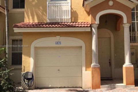 Touwnhouse à louer à Miami, Floride: 3 chambres, 164.99 m2 № 1896399 - photo 1