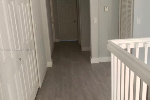 Touwnhouse à louer à Miami, Floride: 3 chambres, 164.99 m2 № 1896399 - photo 11