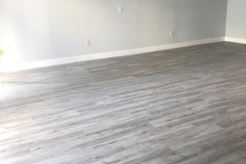 Touwnhouse à louer à Miami, Floride: 3 chambres, 164.99 m2 № 1896399 - photo 5
