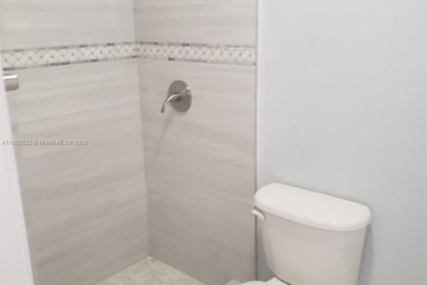 Touwnhouse à louer à Miami, Floride: 3 chambres, 164.99 m2 № 1896399 - photo 9