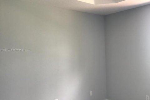Touwnhouse à louer à Miami, Floride: 3 chambres, 164.99 m2 № 1896399 - photo 8