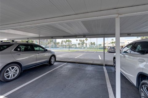 Condo in South Pasadena, Florida, 1 bedroom  № 1791518 - photo 2