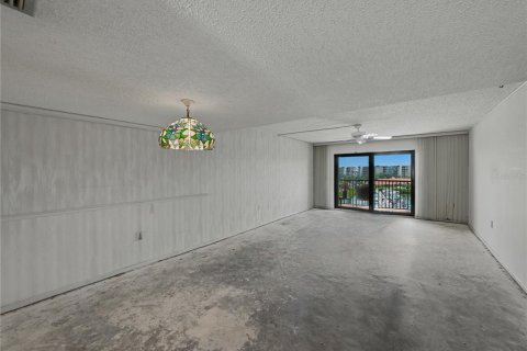Condo in South Pasadena, Florida, 1 bedroom  № 1791518 - photo 15