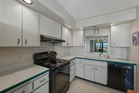 Condo in South Pasadena, Florida, 1 bedroom  № 1791518 - photo 12