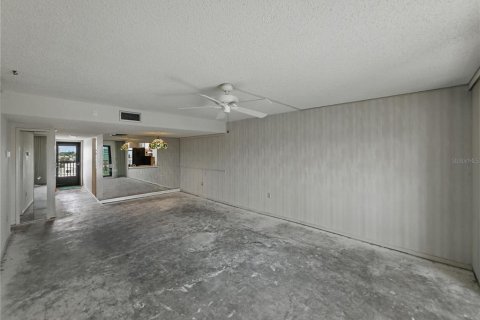 Condo in South Pasadena, Florida, 1 bedroom  № 1791518 - photo 18