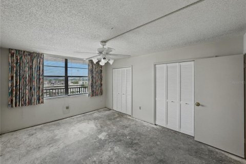 Condo in South Pasadena, Florida, 1 bedroom  № 1791518 - photo 25