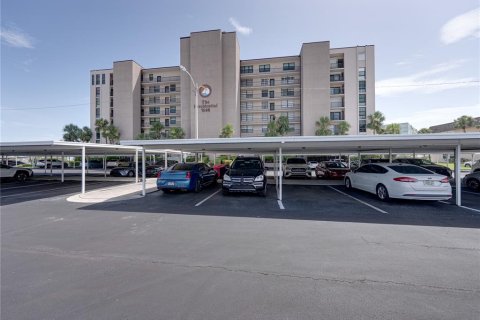 Condo in South Pasadena, Florida, 1 bedroom  № 1791518 - photo 1