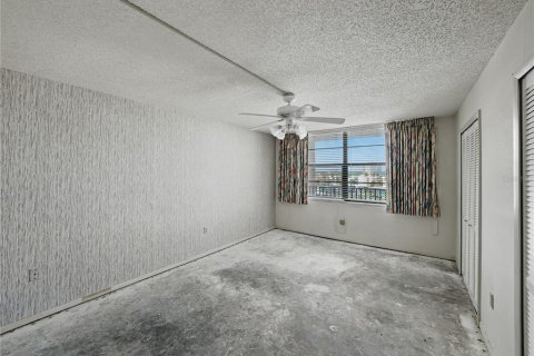 Condo in South Pasadena, Florida, 1 bedroom  № 1791518 - photo 24