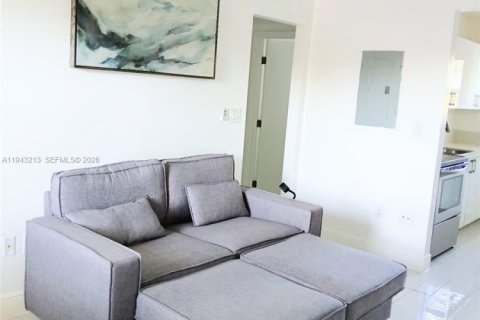Appartement à louer à Miami, Floride: 2 chambres, 58.99 m2 № 1999540 - photo 2
