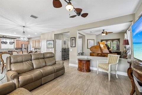 Villa ou maison à vendre à Groveland, Floride: 2 chambres, 170.48 m2 № 2147745 - photo 8