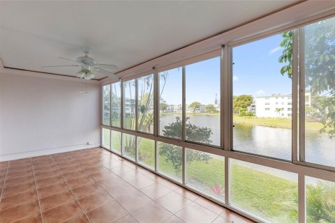 Condo in Deerfield Beach, Florida, 2 bedrooms  № 2244750 - photo 3