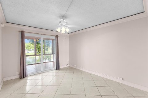 Condo in Deerfield Beach, Florida, 2 bedrooms  № 2244750 - photo 28