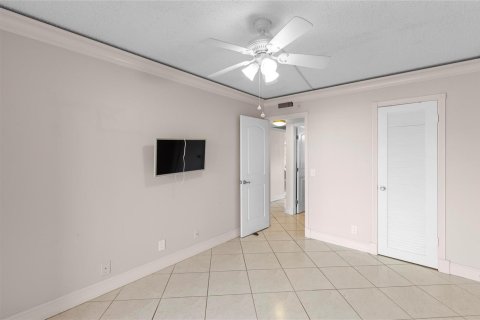Condo in Deerfield Beach, Florida, 2 bedrooms  № 2244750 - photo 22
