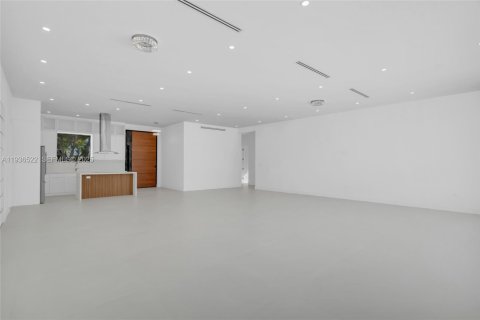 Villa ou maison à vendre à North Miami, Floride: 4 chambres, 207.64 m2 № 1994581 - photo 15