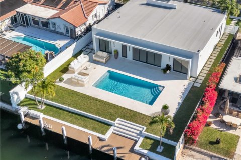 Villa ou maison à vendre à North Miami, Floride: 4 chambres, 207.64 m2 № 1994581 - photo 6